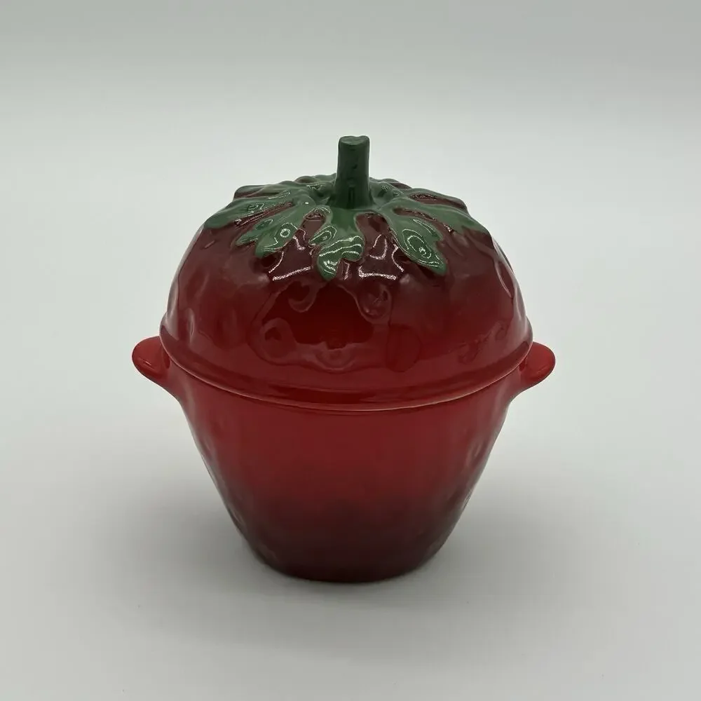 Le Creuset Strawberry Mini Petite Cocotte Casserole Stoneware 400 ml